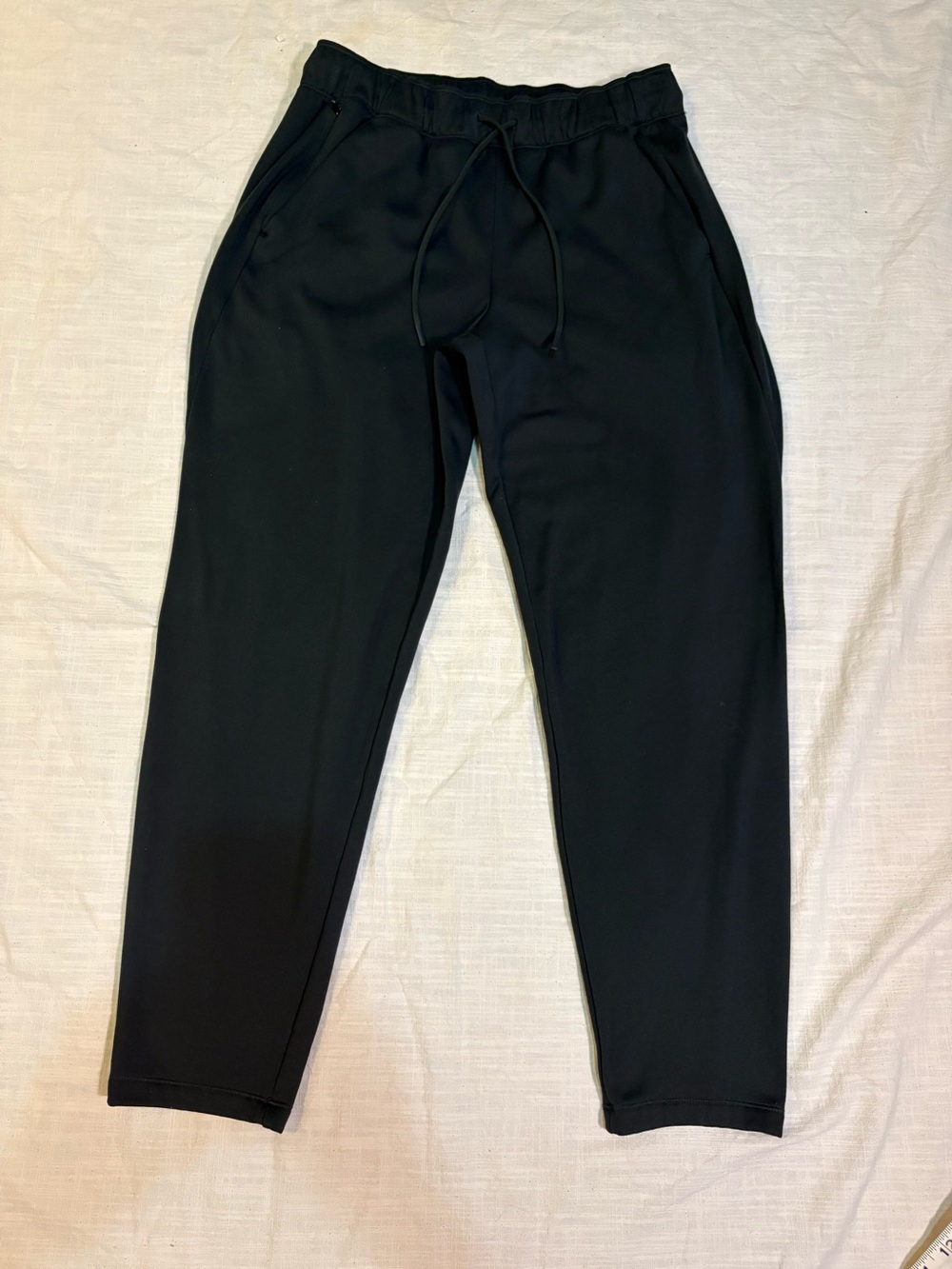 ATHLETA taper pant size small
Black